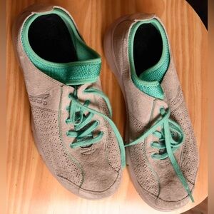 Dankso suede athletic-style flats sneakers, size 41 US 10/10.5